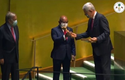 ރާއްޖޭގެ ނަން ވިދަމުން މި ދަނީ ބައިނަލްއަގުވާމީ އުދަރެހުގެ އެންމެ އުހުގައި: ޝާހިދު