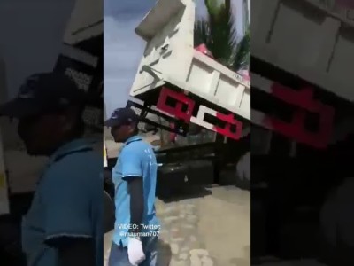 ސިޓީ ކައުންސިލުން ކުނިތައް ގެންގޮސް ވެމްކޯ ސައިޓް ދޮރުމައްޗަށް އަޅާލައިފި