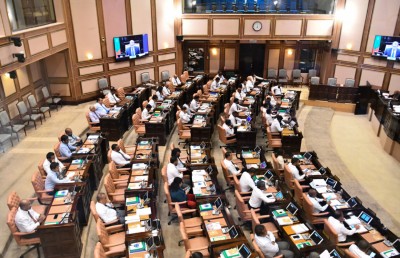 މަޖިލިސް ހުޅުވުން އަންނަ މަހު ތިނެއްގައި، ސަރުކާރު ބަންދުވާނެ