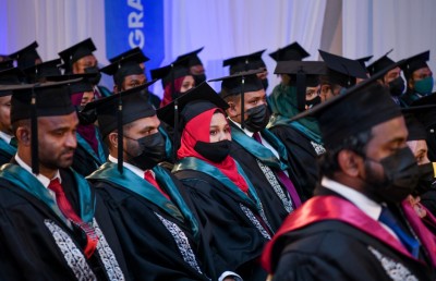 ޔުނިވާސިޓީއަށް ބަދަލުކުރާ މުއްދަތު: ދަރިވަރުންގެ ޔޫނިއަންތަކުގެ ހިޔާލު ތަފާތު