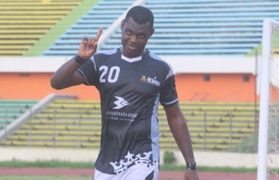 ސާފް ޗެމްޕިއަންޝިޕް: ނައިޖީރިއާ އަށް އުފަން ފޯވާޑެއް ބަންގްލަދޭޝްގެ ޓީމުގައި