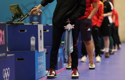 ތުރުކީގެ ޝޫޓަރު މާ "ކޫލް"؛ ޖީބަށް އަތް ޖަހާލައިގެން ހުރެ އެ ހޯދީ އޮލިމްޕިކްސްގެ ރިހި މެޑަލް