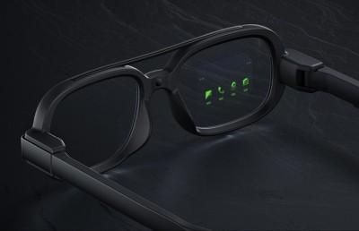 ޝޯމީގެ އަމާޒަކީ ފޯނަކަށް ފުދޭ ސްމާޓް އައިނެއް