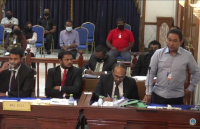 އުނަގަނޑަށް ތަދުވާތީ ގިނައިރު ކޯޓުގައި އިންނަން ދަތި: ޔާމީން