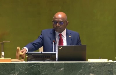 ޝާހިދު ރިޔާސަތާ ހަވާލުވެ ފުރަތަމަ ތަގުރީރު: އާ ކޮށްދެއްވީ ކުރިއެރުމުގެ އުއްމީދުތަކެއް