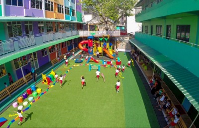 ފިންލޭންޑް ސްކޫލުން ވައްކަންކޮށް، ފުލުހަކަށް ހަމަލާދިން މީހަކު ހައްޔަރުކޮށްފި