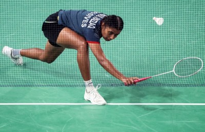 ބަލިވިޔަސް ކޫބާއާ ދެކޮޅަށް ނަބާހާ ދެއްކީ ރަނގަޅު ކުޅުމެއް