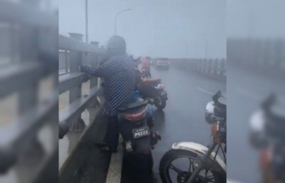 ގަދަވަޔާ އެކު އައި ކޮޅިގަނޑަކުން މާލެ ހުއްޓުމަކަށް