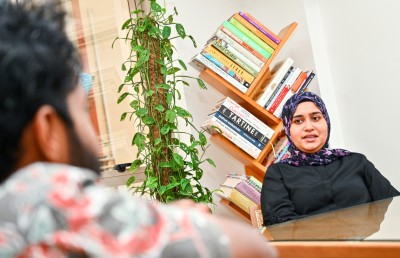 ފޮނިތޮށި ކާފޫރު ތޮޅިއެއް ނޫން: މާ ފޮނި، މާ އުފާވެރި ރަހަތަކެއް