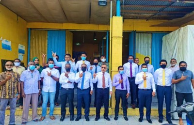 ބަރުލަމާނީ ޕެޓިޝަނަށް ލައްކައަކަށް ވުރެ އިތުރަށް ސޮއި ހޯދަން ރަށްތަކަށް