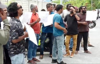 މިނިސްޓަރު އަމީން ދެއްވި ޔަގީންކަމާ އެކު، ޑްރައިވަރުން މުޒާހަރާ ހުއްޓާލައިފި