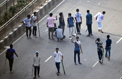 ބަންގްލާދޭޝްގެ މުޒާހަރާގައި އެއް ދުވަހުން 77 މަރު