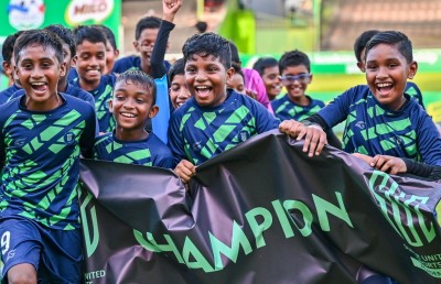 އުއްމީދީ ޖީލެއް ފުޓްބޯޅައިން ގެއްލިދާނެކަމުގެ ބިރު އެބައޮތް: ފަރީދު