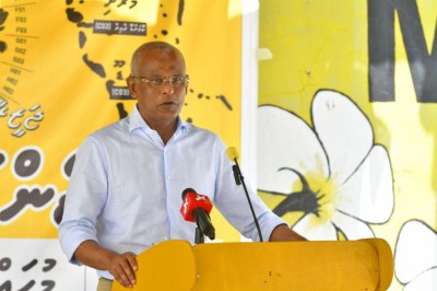 ދިރާސާއެއް ކުރުމަށްފަހު މި އަހަރު ސިއްހީ ދާއިރާގެ މުވައްޒަފުންގެ މުސާރަ ބޮޑުކުރާނަން: ރައީސް