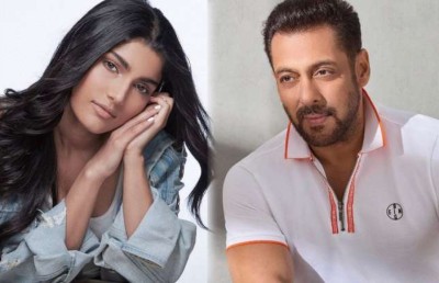 އަލިޒޭގެ ފުރަތަމަ ފެނިލުން ބޮޑުބޭބެ ސަލްމާނަށް ވަރަށް ކަމުގޮސްފި