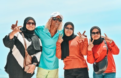 ސެންސް މޭކުކޮށްދިން ވައިރަލް ޝަހުސިއްޔަތުގެ އެއް ހާސް ލައިފް