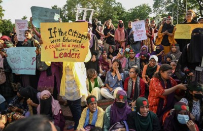 ދަރިވަރުން ހަސީނާގެ ވެރިކަން ނިންމި ގޮތް