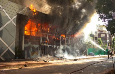 ބަންގްލާދޭޝްގެ މުޒާހަރާގައި އެއް ދުވަހުން 77 މަރު