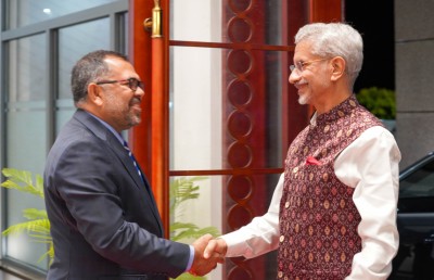 ރާއްޖެ އިން އިންޑިއާއާ އެކު އެފްޓީއޭއެއް ހެދުމުގެ މަޝްވަރާތައް ފަށަނީ