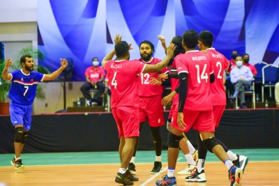 ފަހަތުން އަރައި ތިން ސެޓު ގެނެސް ރާއްޖެއިން ބަންގްލަދޭޝް ބަލިކޮށްފި