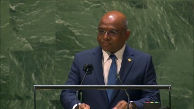 އިންޓަނެޓްގެ ހިދުމަތް ރަނގަޅުކުރަން ދެގުނަ އިތުރަށް މަސައްކަތް ކުރަން ޖެހޭ: ޝާހިދު