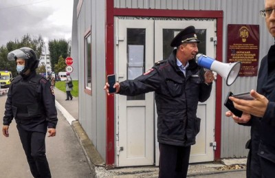 ރަޝިޔާގައި ޔުނިވަސިޓީއެއްގެ ތެރެއަށް ބަޑިޖަހައި ހަ މީހުން މަރާލައިފި