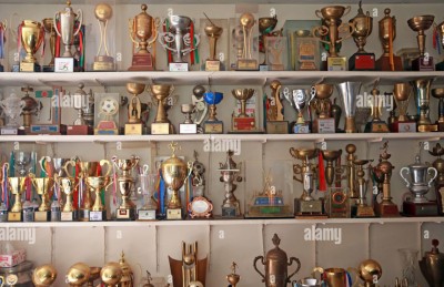 ހަމަނުޖެހުންތަކުގައި އަބަހާނީގެ ޓްރޮފީތައް ވަގަށް ގެންގޮސްފި