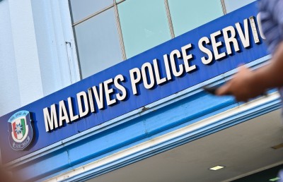 ބޭސްފަރުވާއަށް މާލެ އައި މީހަކަށް ބިރު ދައްކައި ފޭރިގެންފި