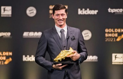 ލެވަންޑޯސްކީ އަށް ޔޫރަޕުގެ ރަންބޫޓު ހަވާލުކޮށްފި