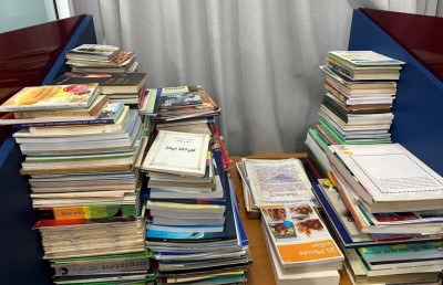 ޝިޔާމްގެ "ފޮތް އަލަމާރި" އިން 700 ފޮތް ލައިބްރަރީއަށް