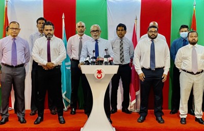 އަދީބު އަތުން ރައީސް ފައިސާ ނެންގެވި ކަމަށް ބުނާ މައްސަލަ ބަލަން އިިދިކޮޅުން ގޮވާލައިފި