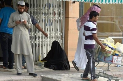 ސައޫދީގައި ސަލާންޖަހާ ނަމަ 100،000 ރިޔާލުން ޖޫރިމަނާ