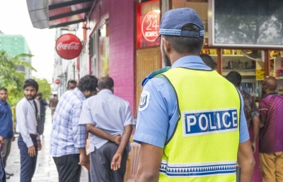 ދުވާރުމަތިން ގޮނޑި މޭޒުތައް ނުނެގުމުން އެޗްޑީސީން ނުކުމެއްޖެ