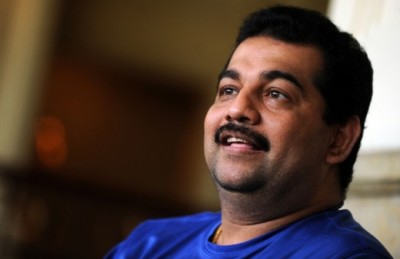 ބަރަކާތްތެރި ފެނަކުން ކޮވިޑް ރަނގަޅުކުރާނެ ކަމަށް ބުނި މީހާ އަށް ކޮވިޑް ޖެހިގެން މަރުވެއްޖެ