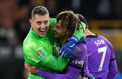 ޔުނައިޓެޑް ކަޓައިފި، ލަންޑަނުގެ 4 ޓީމު ކުރިޔަށް