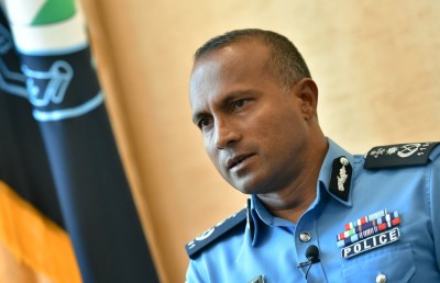 އަނިޔާގެ ތުހުމަތު: ކޮމިޝަނަރު ވިދާޅުވީ "މިއީ އެ ދުވަހެއް ނޫން" ކަމަށް!