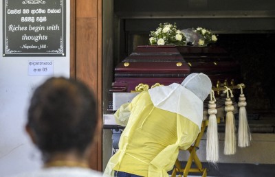 ބަރަކާތްތެރި ފެނަކުން ކޮވިޑް ރަނގަޅުކުރާނެ ކަމަށް ބުނި މީހާ އަށް ކޮވިޑް ޖެހިގެން މަރުވެއްޖެ