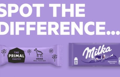 މިލްކާ ޗޮކްލެޓް ޕެކްގެ ކުލަ ކޮޕީކުރި ކަމަށް ބުނެ އިންޒާރު ދީފި