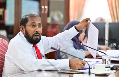 ބިދޭސީންނާ ގުޅޭ ކަންކަން ހަރުކަށި ކުރަން އުޅުމުން ގާސިމްގެ ރުޅިގަނޑު މިއަދު ވެސް ފަޅައިގެން ހިނގައްޖެ