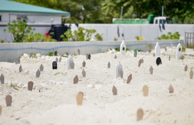 އިތުރު މީހަކާ އެކު ކޮވިޑްގައި މި މަހު މަރުވި މީހުންގެ އަދަދު ހަތަރަކަށް!