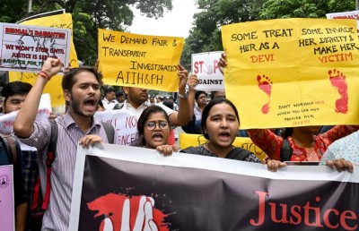 އިންޑިއާގެ ހޮސްޕިޓަލެއްގައި ދަސްކުރާ ޑޮކްޓަރެއް ރޭޕްކޮށް މަރާލުމުން ޑޮކްޓަރުން ހަޅުތާލަށް