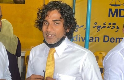 އެތެރޭގެ އިންތިޚާބާ ދިމާކޮށް ވަޒީފާއިން ވަކިކުރާ ކަމުގެ ތުހުމަތާއެކު މަޖިލީހަށް ކުއްލި މައްސަލައެއް