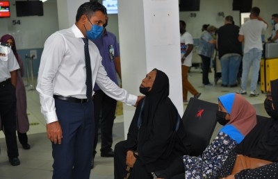 ނައިބު ރައީސް އެއާޕޯޓަށް ވަޑައިގެން ޝަކުވާތައް އަޑުއައްސަވައިފި