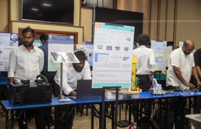 ރާއްޖޭގެ ފުރަތަމަ އިންޖިނިއަރިން އެގްޒިބިޝަން ވިލާ ކޮލެޖުން ބާއްވައިފި