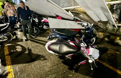 އައިޖީއެމްއެޗު ކައިރީގައި ޖަހާފައި ހުރި ފެންސެއް ވެއްޓި، ސައިކަލްތަކަކަށް ބޮޑެތި ގެއްލުންތަކެއް!