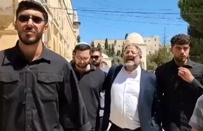 އަގްސާ މިސްކިތަށް އިޒްރޭލުން ވަދެ، ހުރުމަތް ކެނޑުން ރާއްޖޭން ކުށްވެރިކޮށްފި