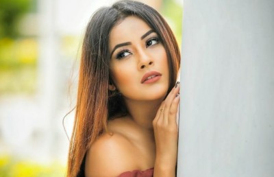 ސިދާތުގެ މަރަށް ފަހު ސަނާގެ ފުރަތަމަ ފެނިލުން އަންނަ މަހު ފިލްމަކުން