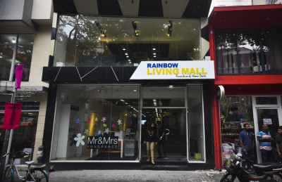 ރެއިންބޯ އިން އިންސްޓޯލަމަންޓަށް ތަކެތި ދޫކުރަން ފަށައިފި