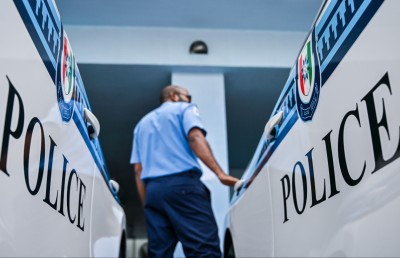 ގޭންގު މީހުން ވަޒީފާތަކުން ވަކިކޮށް މަގާމްތަކަށް ނުލެވޭ ގޮތް ހަދައި ހަރުކަށި ބިލެއް ފޮނުވައިފި