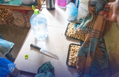 އަނެއްކާވެސް ރެއިޑެއް: ހެދިކާ މަތީގައި ހުރީ މުންޑު އަޅާފައި!